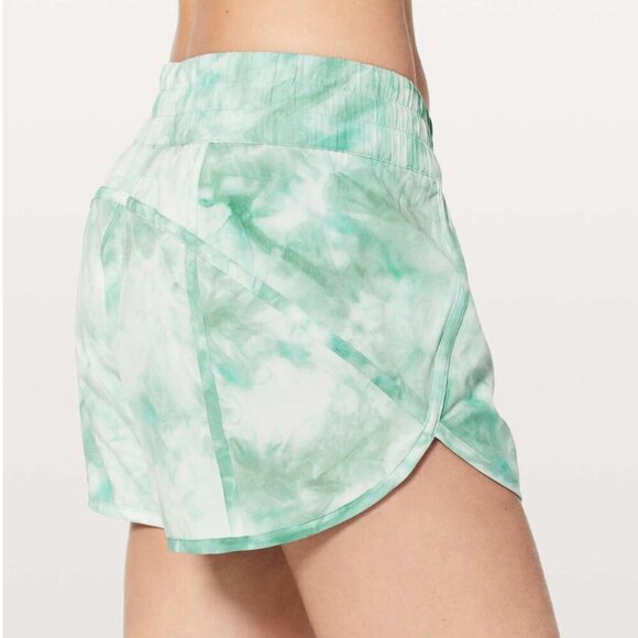 Lululemon Tracker Short V *4" Diamond Dye White Washed Marsh - Picture 6 of 6